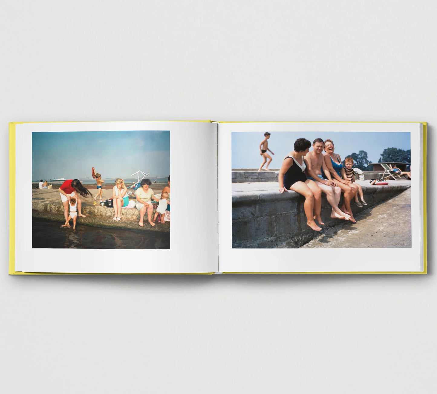 Déjà View - Martin Parr & The Anonymous Project